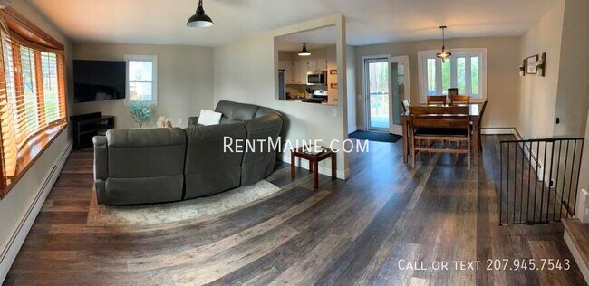 Building Photo - 5 Spencer St