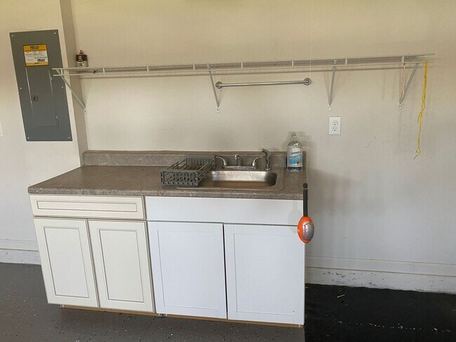 Building Photo - 2304 Tudor Rose Dr