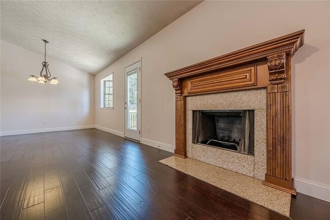 Building Photo - 2491 Redfield Dr