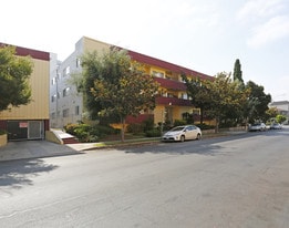 Building Photo - 740 S. St. Andrews Place