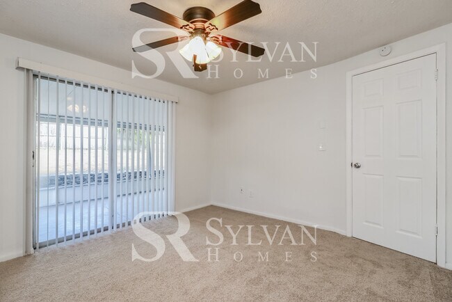 Building Photo - Lovely 2BR 1BA updated home