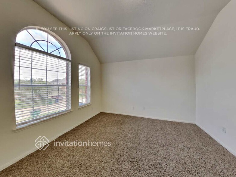 Building Photo - 18 Mira Loma Dr