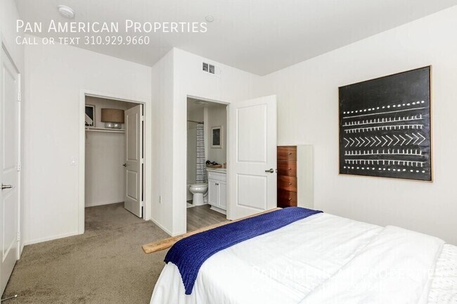 Building Photo - 840 S Magnolia Ave