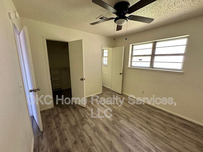 Building Photo - 421 NW 89th St