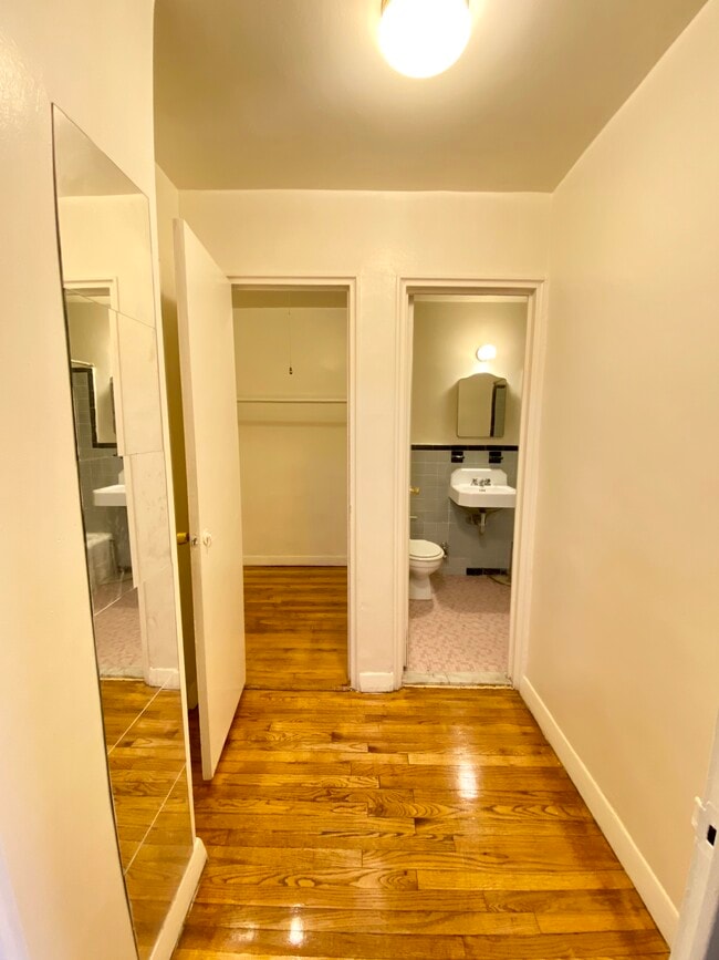 Building Photo - 315 Ovington Ave