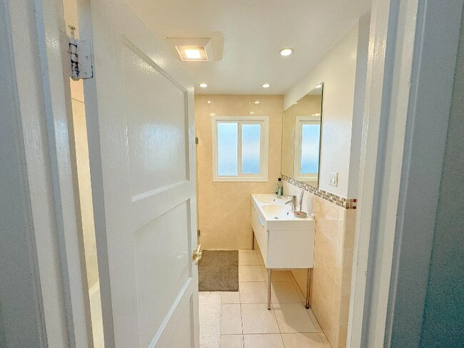 Building Photo - 86 Everglade Dr