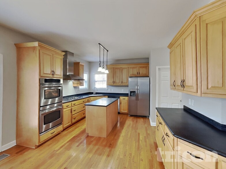 Building Photo - 3002 Helfrich Ct