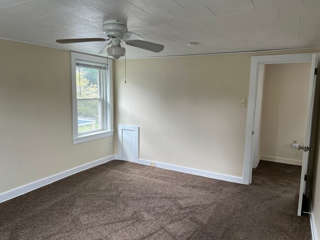 Building Photo - Beautiful 3 Bedroom Home in Millersville!