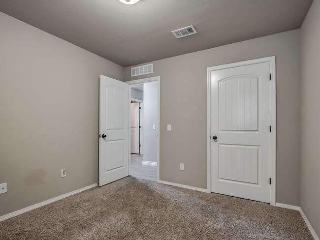 Building Photo - 2741 Lerkim Ln