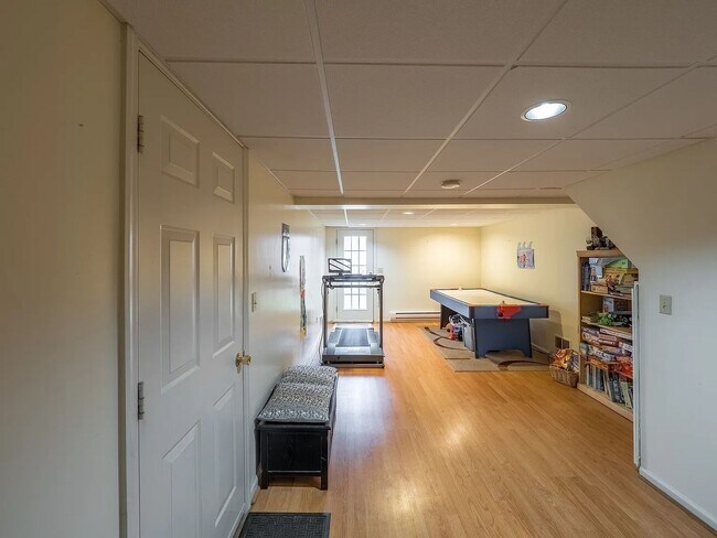 Building Photo - Beautiful 4-bedroom home located in Allison Park!