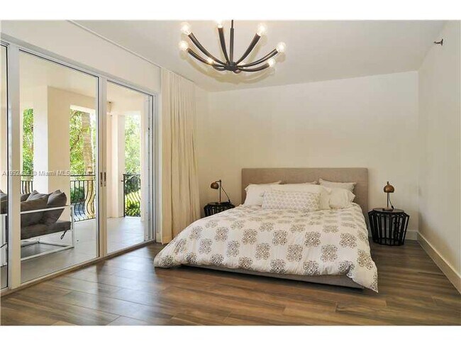 Building Photo - 19114 Fisher Island Dr