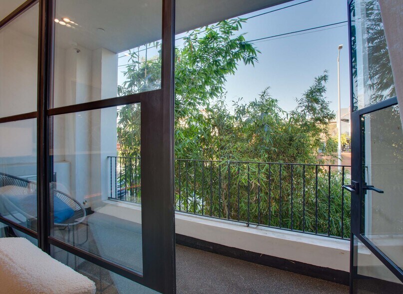 Building Photo - 1260 N Las Palmas Ave