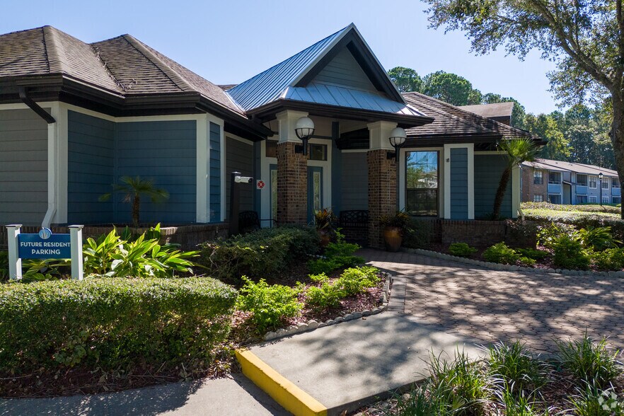 Evergreen Club 9611 Southbrook Dr Jacksonville FL 32256 Apartment