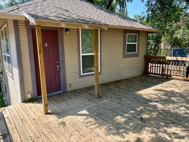 Primary Photo - 3413 Cedar St