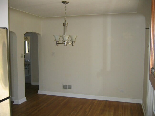 Building Photo - 418 S York St