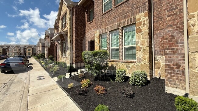 Building Photo - 2141 Steer Creek Pl