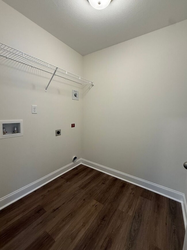 Building Photo - 118 boundary hall way
