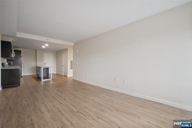 Building Photo - 69 Main St