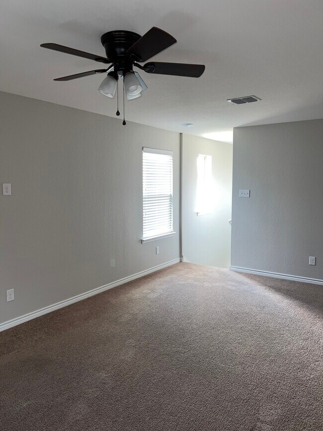 Building Photo - 4519 Stetson Park