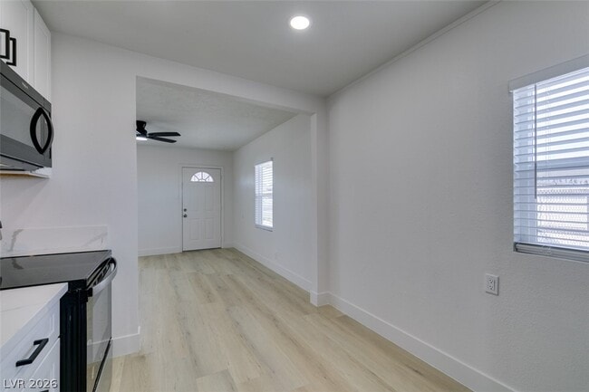 Building Photo - 254 W Basic Rd