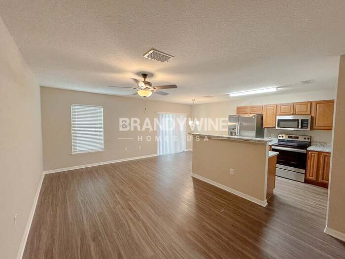 Building Photo - 8269 Halls Hammock Ct