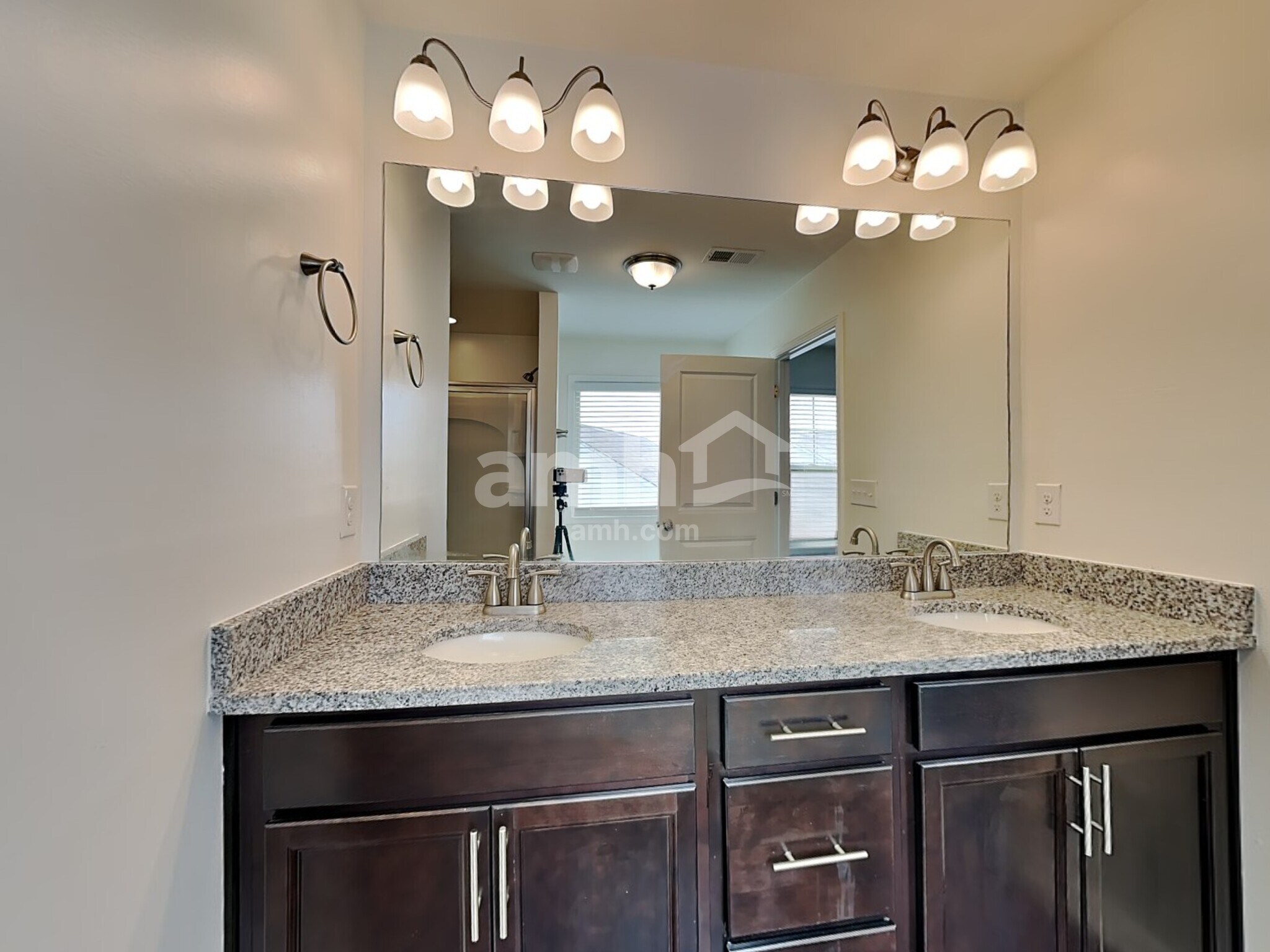 Building Photo - 810 Genesis Wy