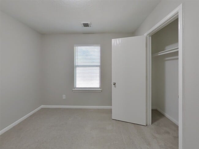 Building Photo - 5746 Gasser Ln