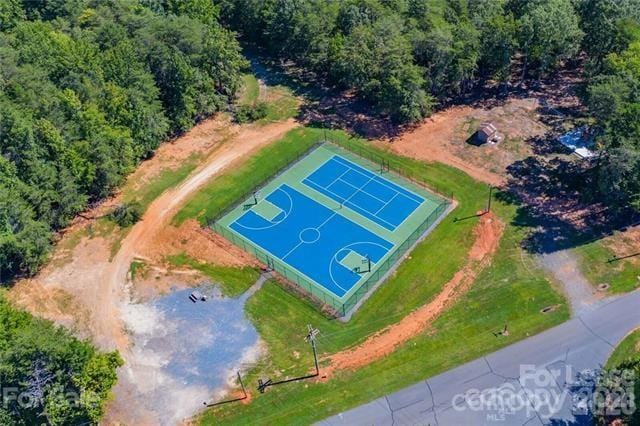 Building Photo - 630 Pine Lake Dr