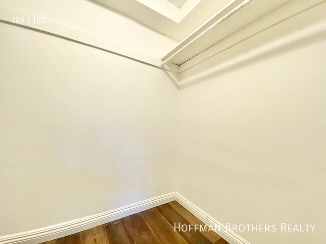 Building Photo - 10839 Morrison St