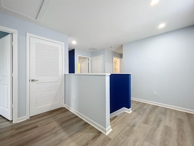 Building Photo - 4999 Haverhill Pointe Dr