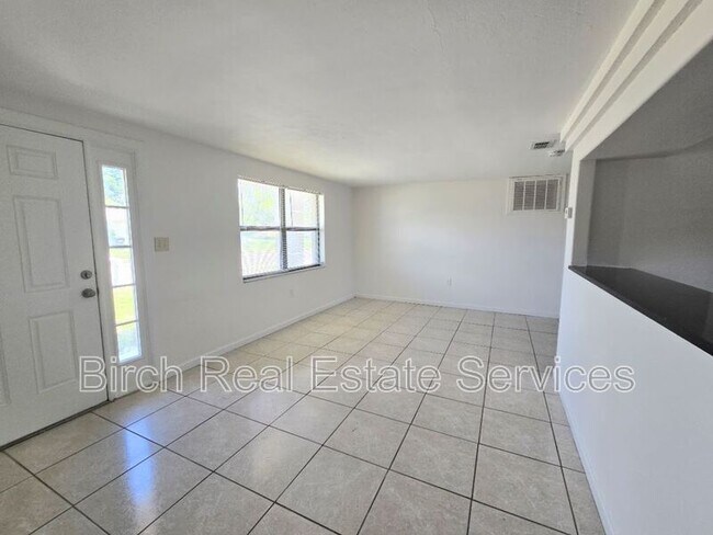 Building Photo - 1247 Chelsea Ln
