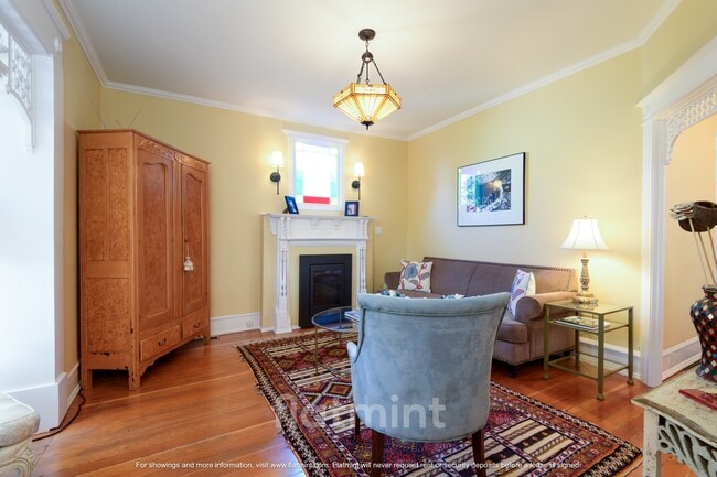 Building Photo - 750 N 75th St