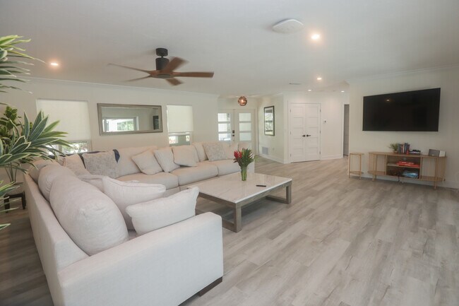 Building Photo - 8560 Heron Lagoon Cir