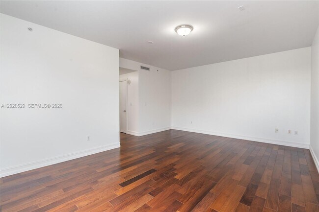 Building Photo - 455 E Palmetto Park Rd