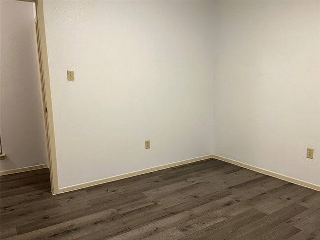 Building Photo - 5535 Ashgate Dr