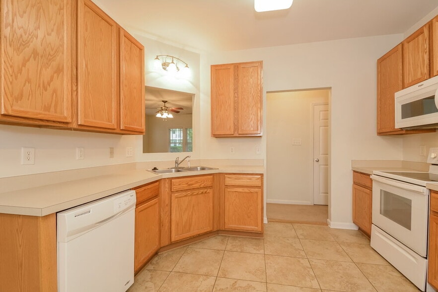 Building Photo - 4812 Landover Ridge Dr