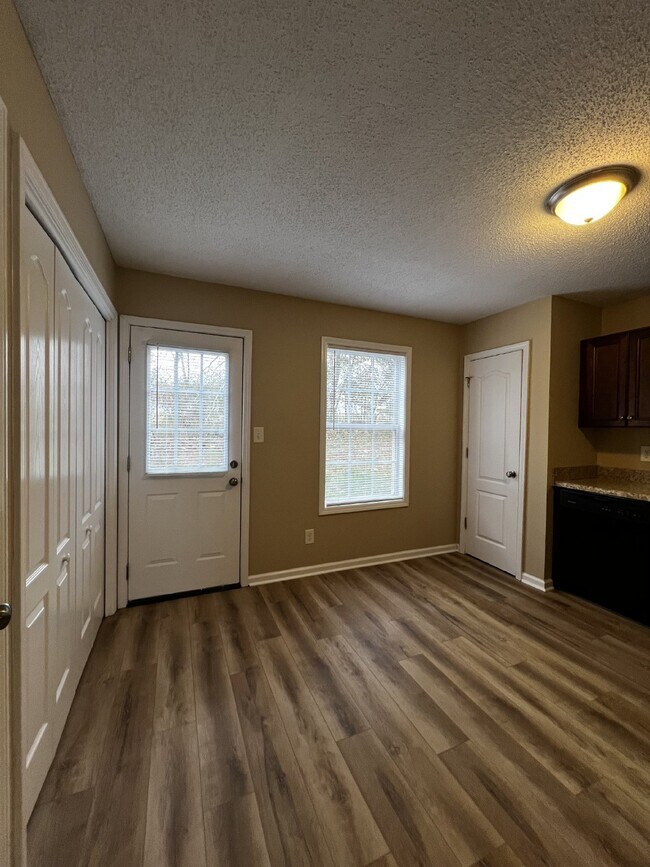 Building Photo - 541 Patriot Park Ct