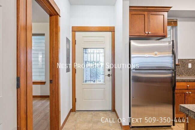 Building Photo - 6432 Melby Way NE