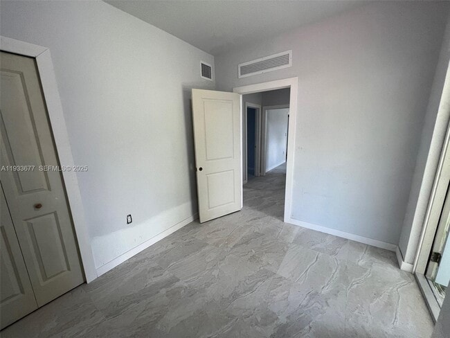 Building Photo - 2169 NW Flagler Terrace