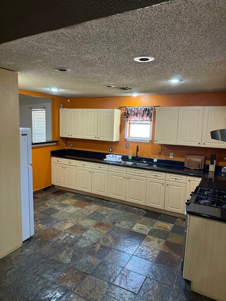 Building Photo - 1330 Horace St