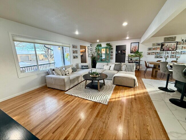 Building Photo - Gorgeously Updated Pueblo Home