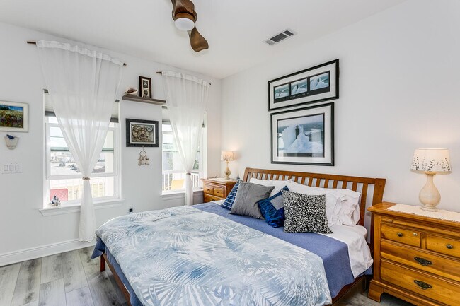 Master bedroom - 714 W Main St