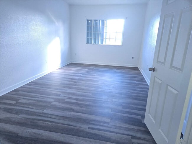 Building Photo - 3684 NW 29th Ct