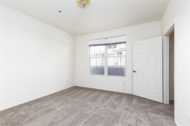 Building Photo - 5855 Valley Dr