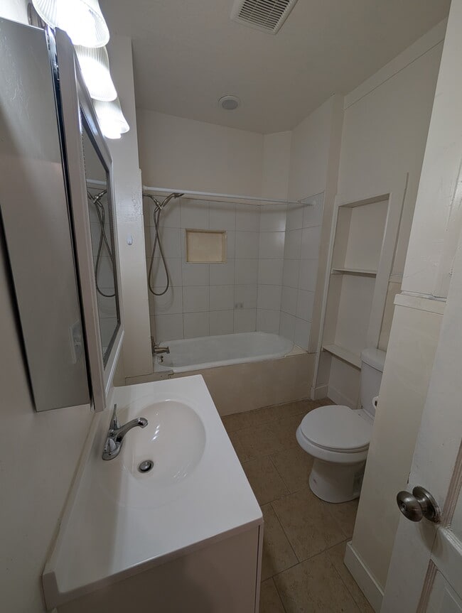 Building Photo - 238 N 300 W