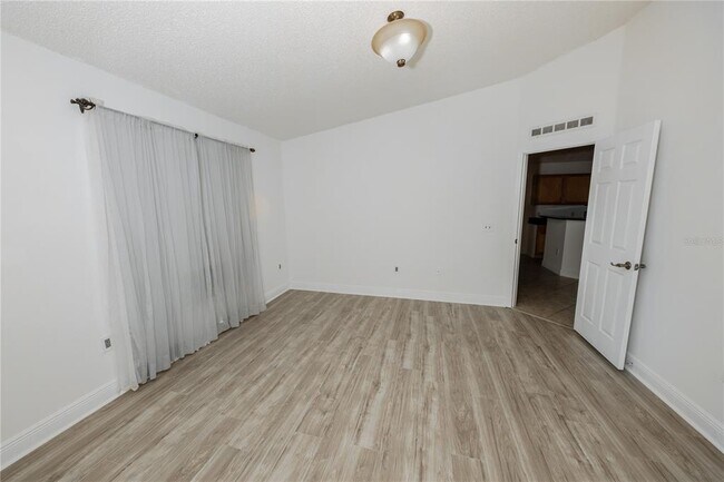 Building Photo - 16686 Corner Cove Way