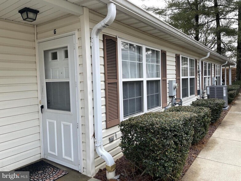 Building Photo - 1815 Vincenza Dr