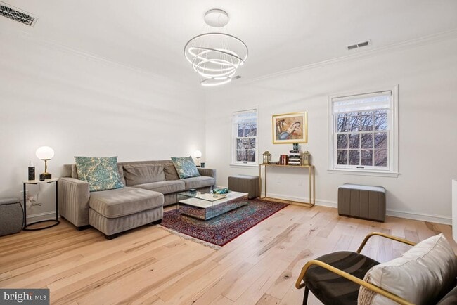 Building Photo - 4353 Westover Pl NW