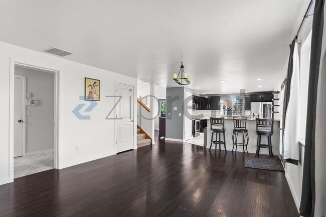 Building Photo - 8115 77th Ave NE