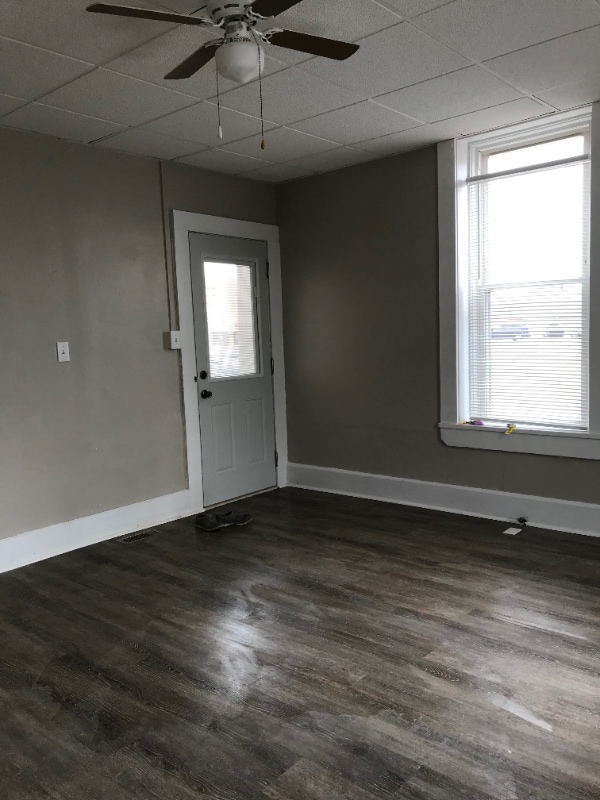 Building Photo - 10 W Park St